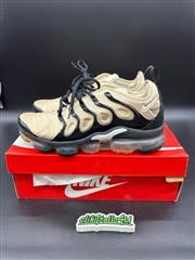Nike Air VaporMax Plus BLACK/ BEIGE SZ 9.5 USED RE0825OY
